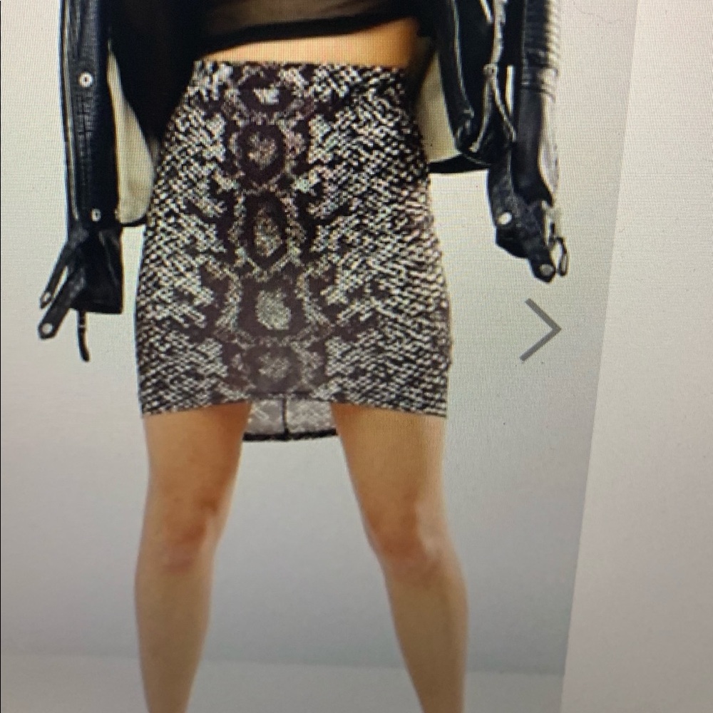 ASOS Mini Skirt snake print!!
